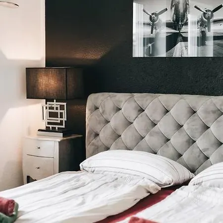 Moderne In Ruhiger Lage *