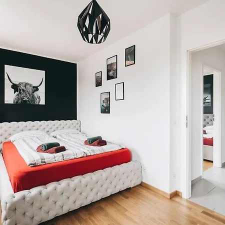 Moderne In Ruhiger Lage