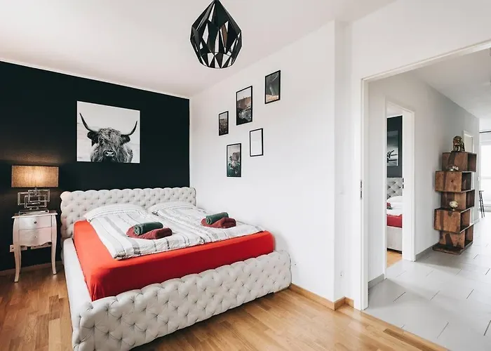Moderne In Ruhiger Lage